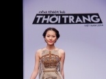 Hút hồn với trang phục làm từ lót nồi,  phao bơi, vỏ gối